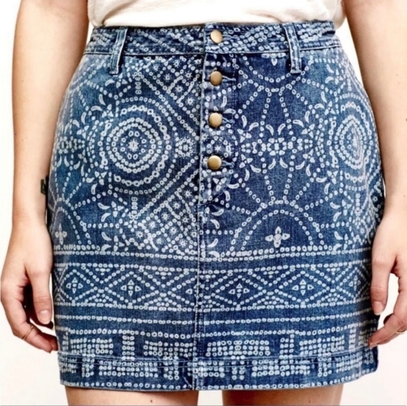 FREE PEOPLE School Daze Aztez Tribal Print Denim Skirt Size 8 - Picture 2 of 16